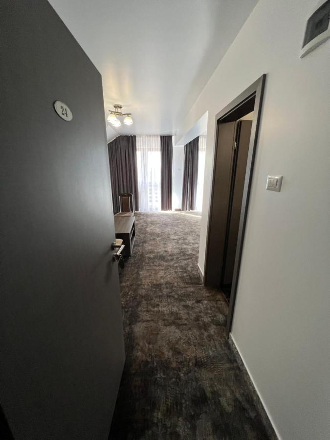 Motel Infinit Тыргу-Жиу Экстерьер фото