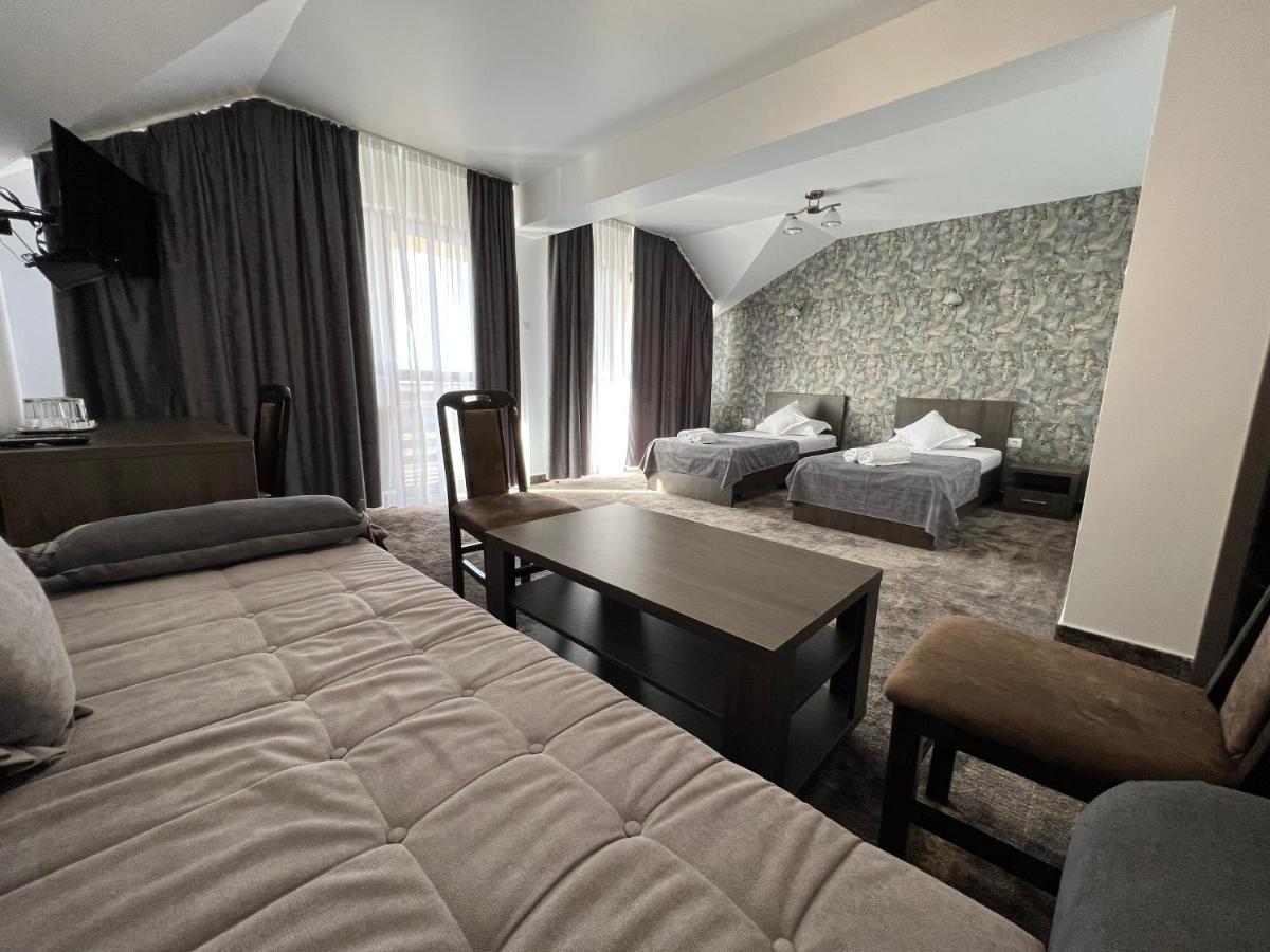 Motel Infinit Тыргу-Жиу Экстерьер фото