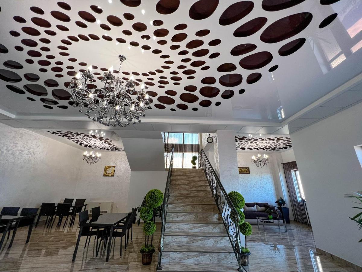 Motel Infinit Тыргу-Жиу Экстерьер фото