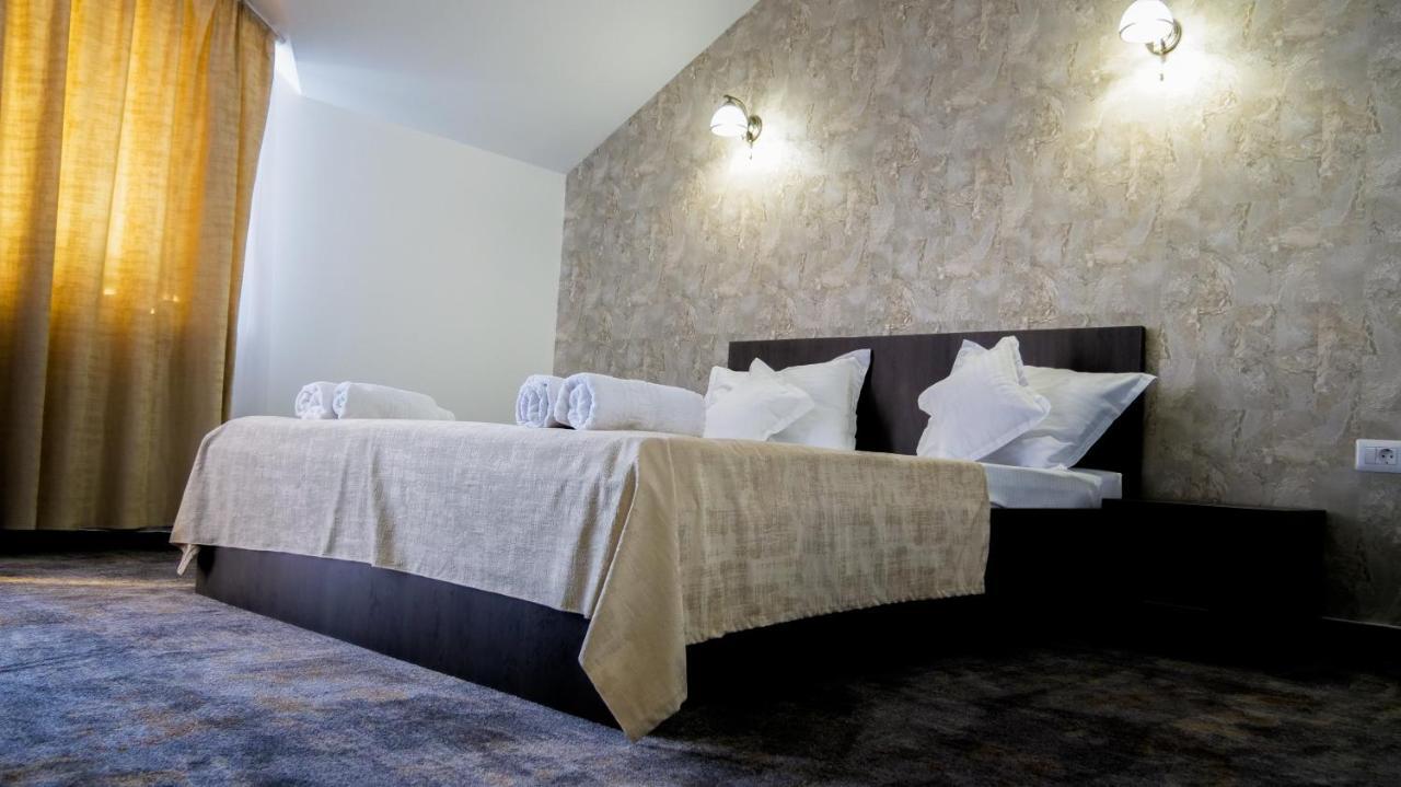 Motel Infinit Тыргу-Жиу Экстерьер фото