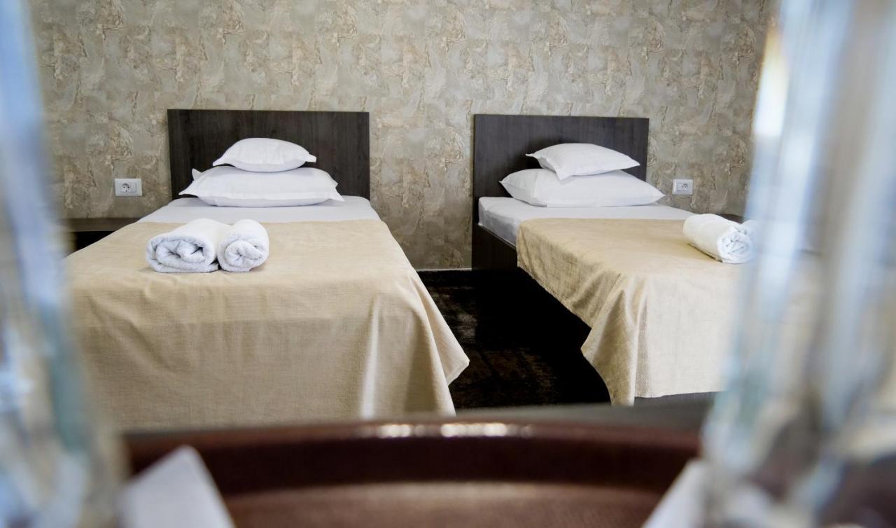 Motel Infinit Тыргу-Жиу Экстерьер фото