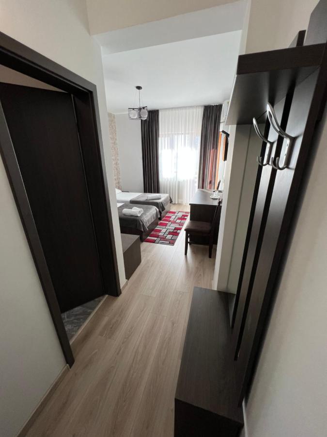Motel Infinit Тыргу-Жиу Экстерьер фото