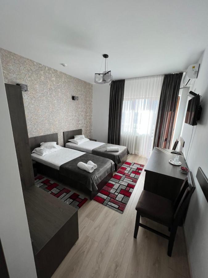 Motel Infinit Тыргу-Жиу Экстерьер фото