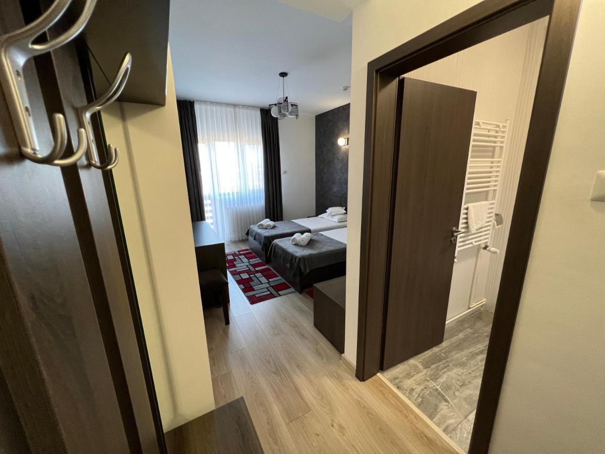 Motel Infinit Тыргу-Жиу Экстерьер фото