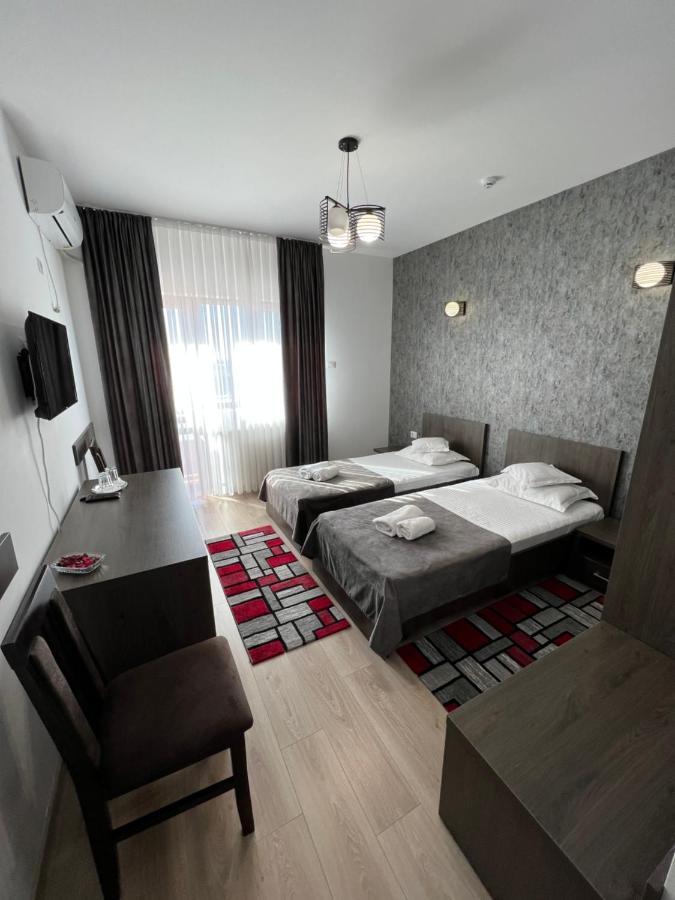 Motel Infinit Тыргу-Жиу Экстерьер фото