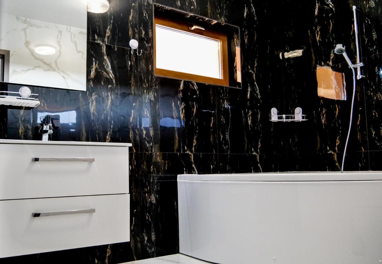 Motel Infinit Тыргу-Жиу Экстерьер фото