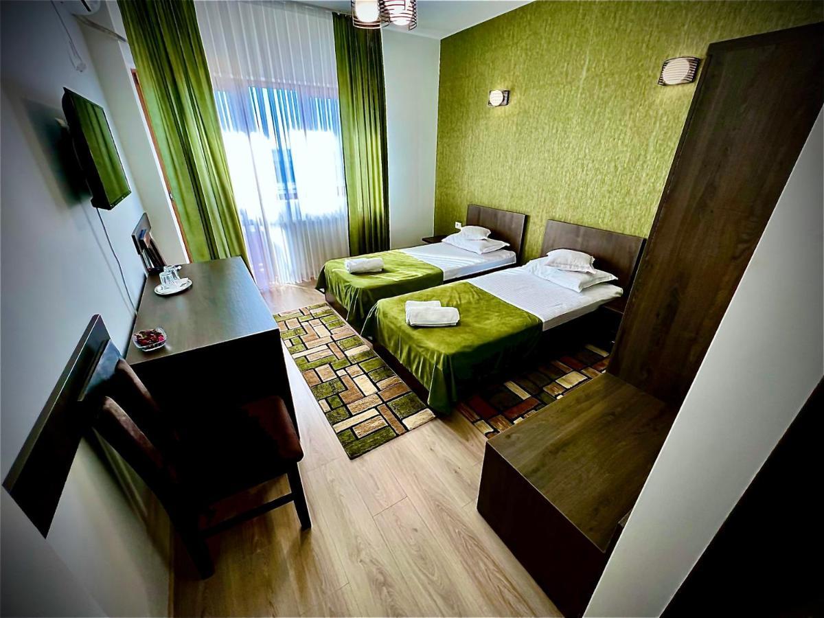 Motel Infinit Тыргу-Жиу Экстерьер фото