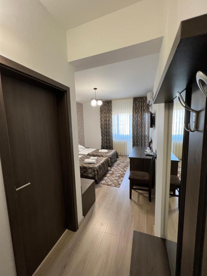 Motel Infinit Тыргу-Жиу Экстерьер фото