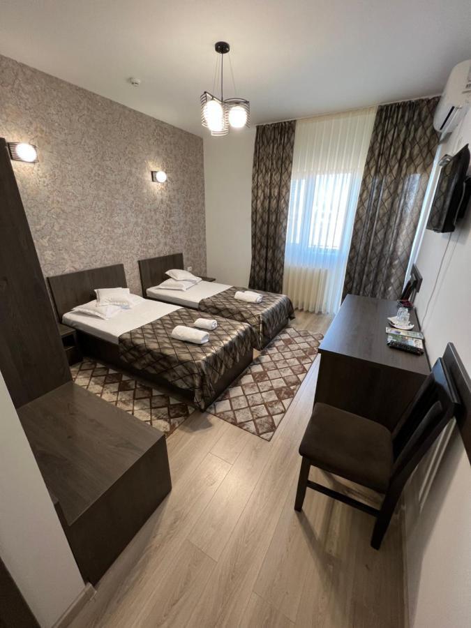 Motel Infinit Тыргу-Жиу Экстерьер фото