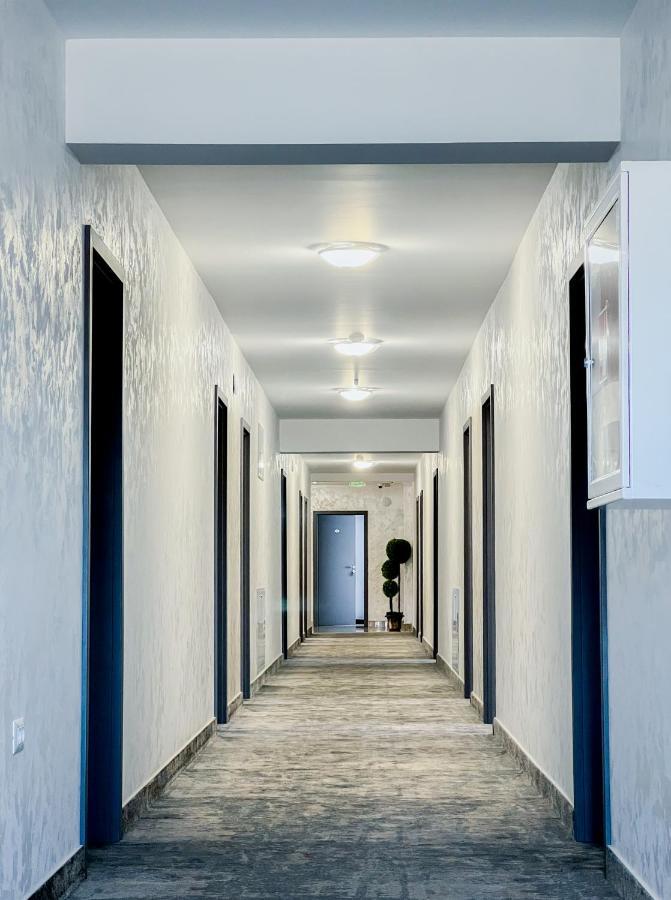 Motel Infinit Тыргу-Жиу Экстерьер фото