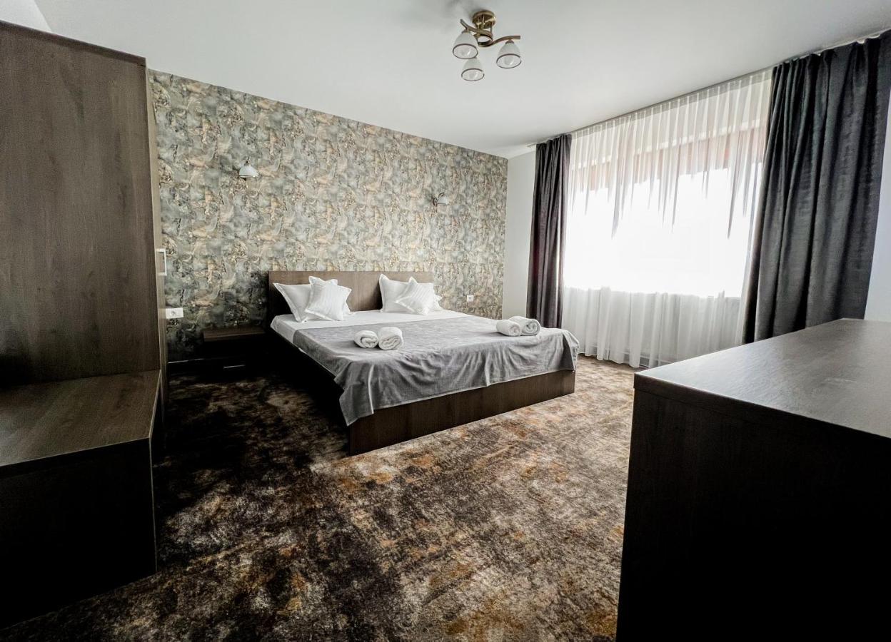 Motel Infinit Тыргу-Жиу Экстерьер фото
