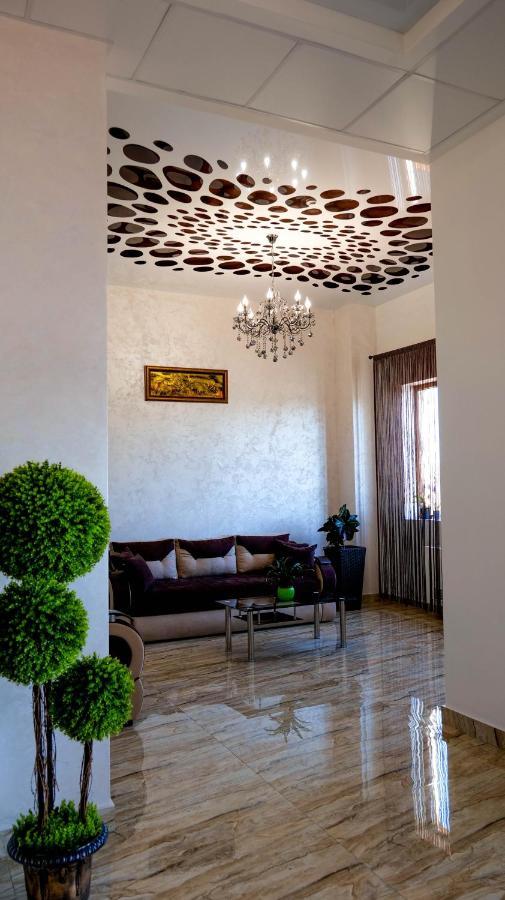Motel Infinit Тыргу-Жиу Экстерьер фото