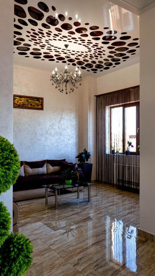 Motel Infinit Тыргу-Жиу Экстерьер фото