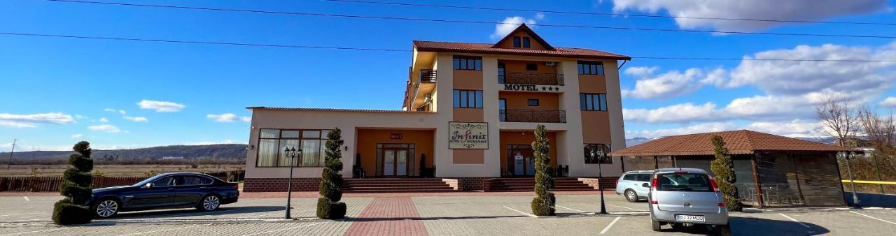 Motel Infinit Тыргу-Жиу Экстерьер фото
