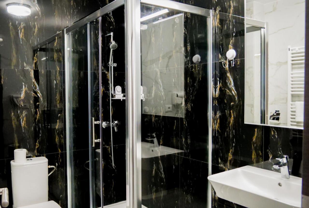 Motel Infinit Тыргу-Жиу Экстерьер фото